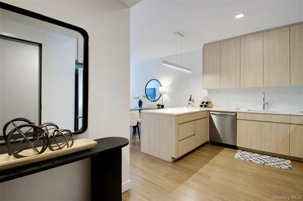 333 Warner Avenue #208 Roslyn, NY 11576
