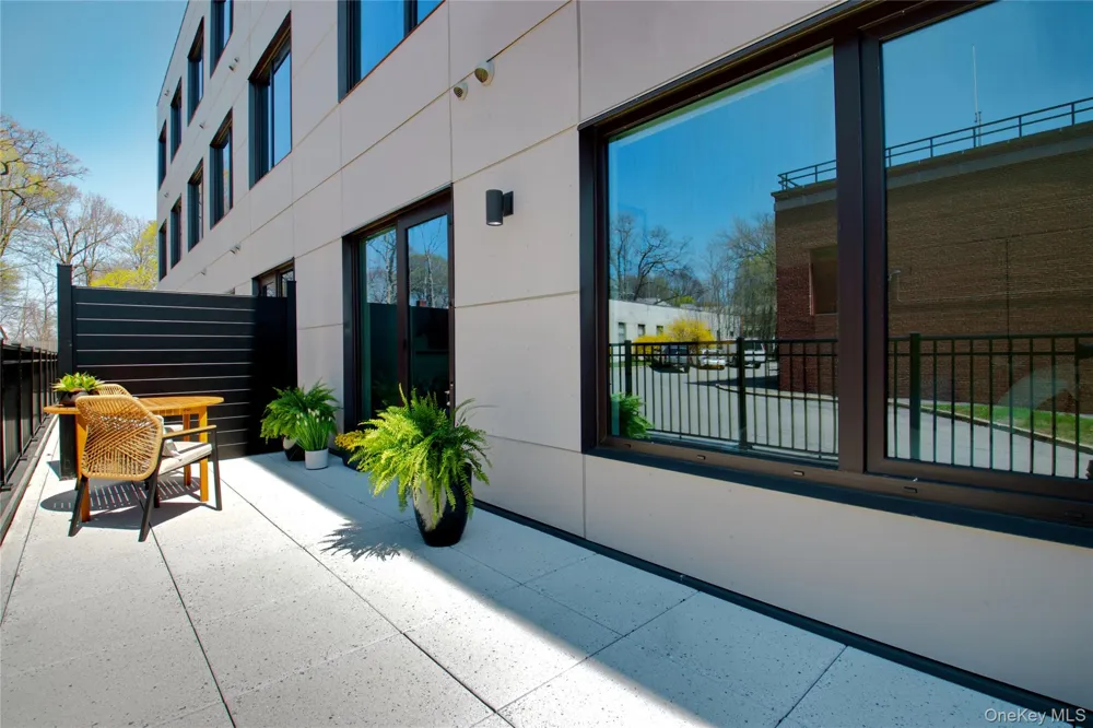 333 Warner Avenue #105 Roslyn, NY 11576