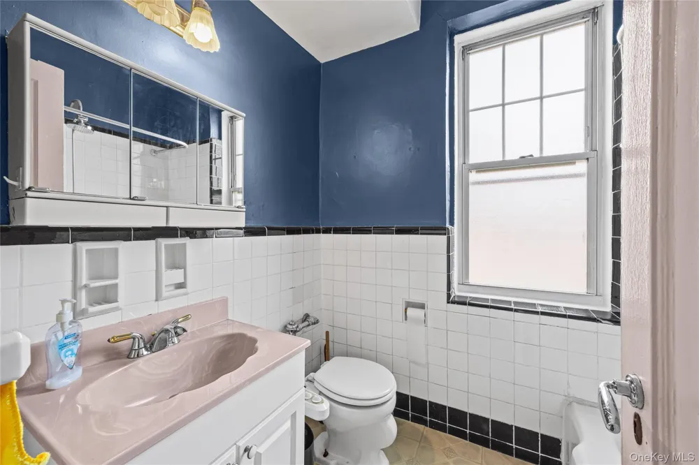 7714 113th Street ##6C Forest Hills, NY 11375