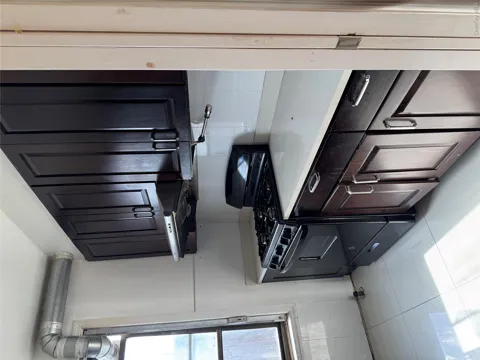 2925 Matthews Avenue #6H