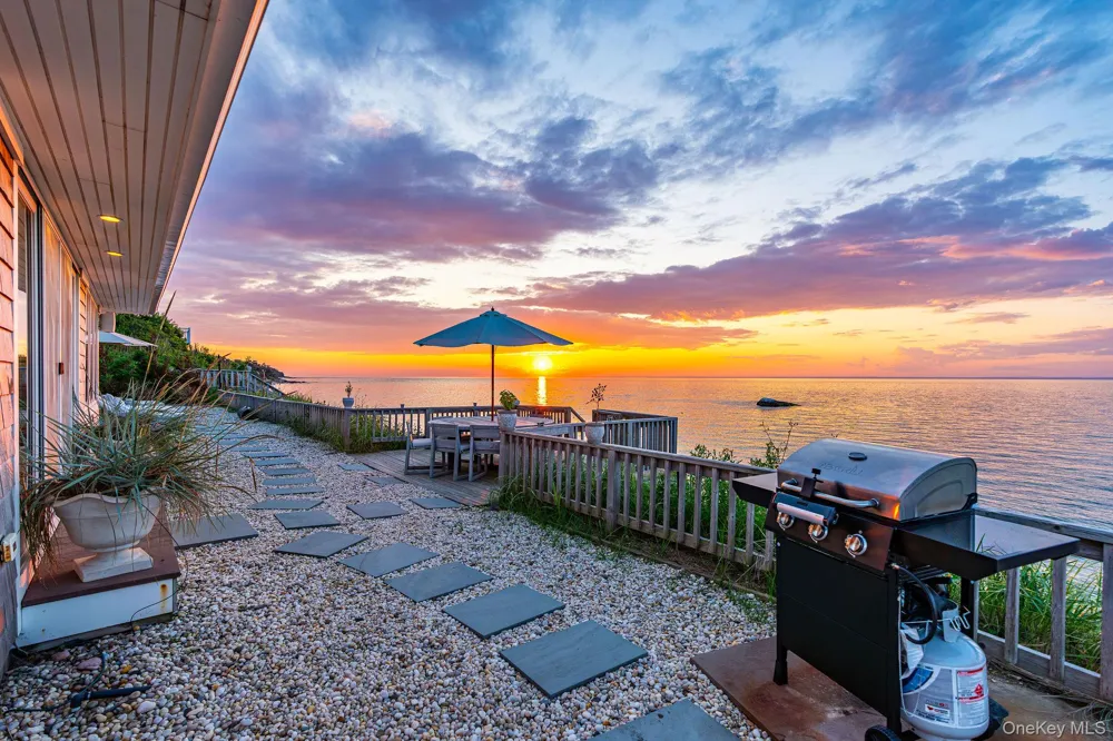 21515 Soundview Avenue Southold, NY 11971