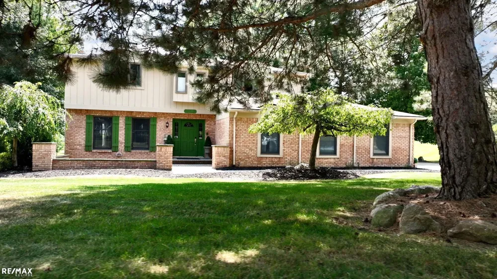 1155 Hickory Hill Dr Drive Rochester Hills City, MI 48309
