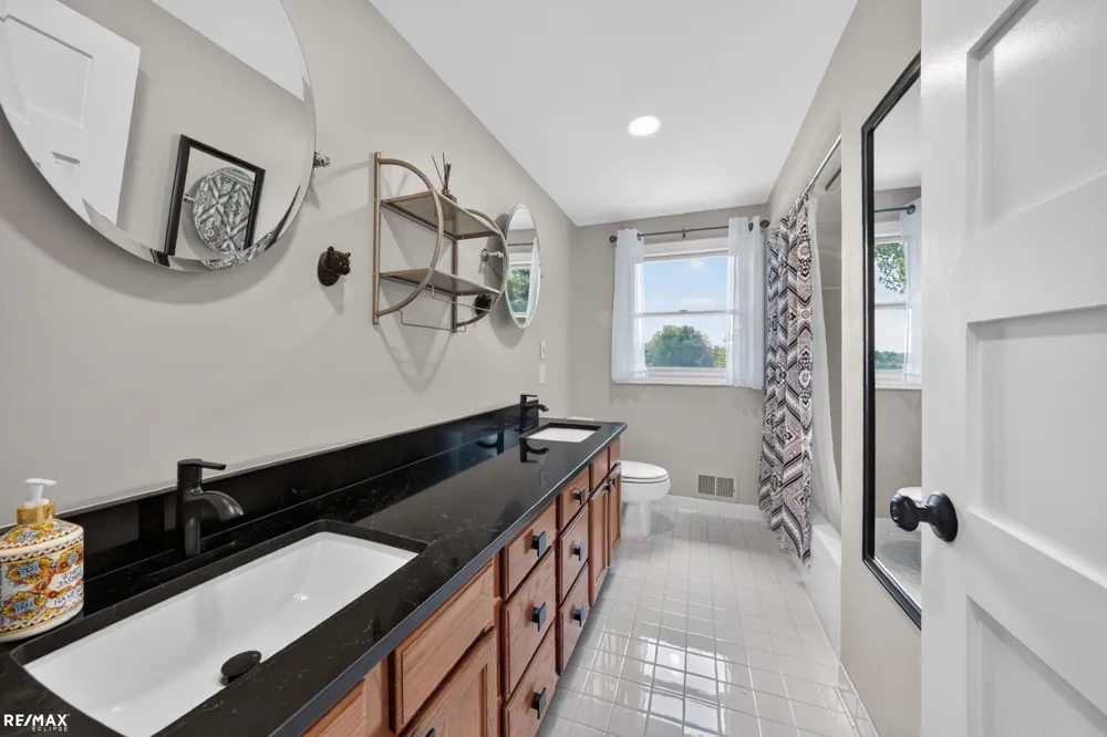 1155 Hickory Hill Dr Drive Rochester Hills City, MI 48309