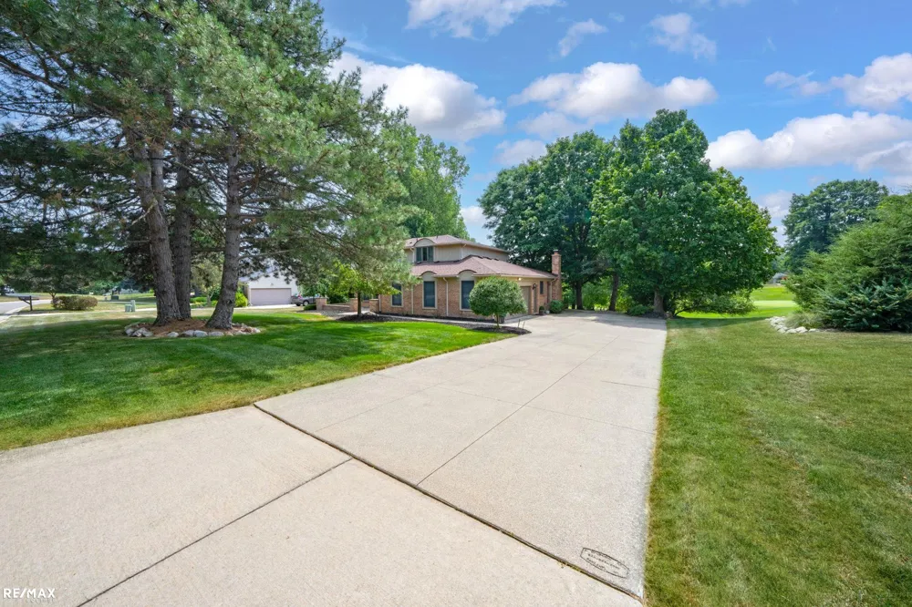 1155 Hickory Hill Dr Drive Rochester Hills City, MI 48309