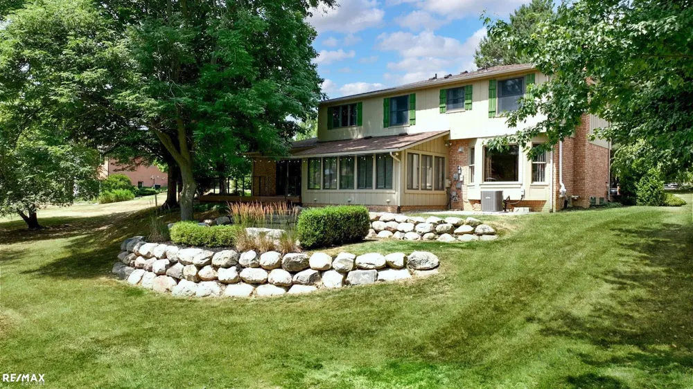 1155 Hickory Hill Dr Drive Rochester Hills City, MI 48309