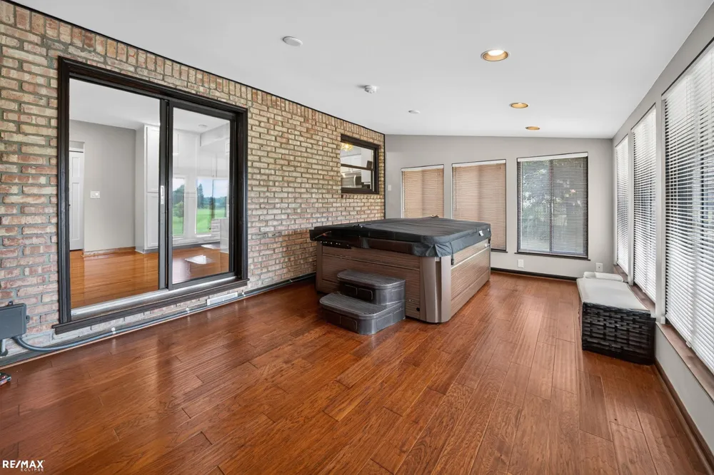 1155 Hickory Hill Dr Drive Rochester Hills City, MI 48309
