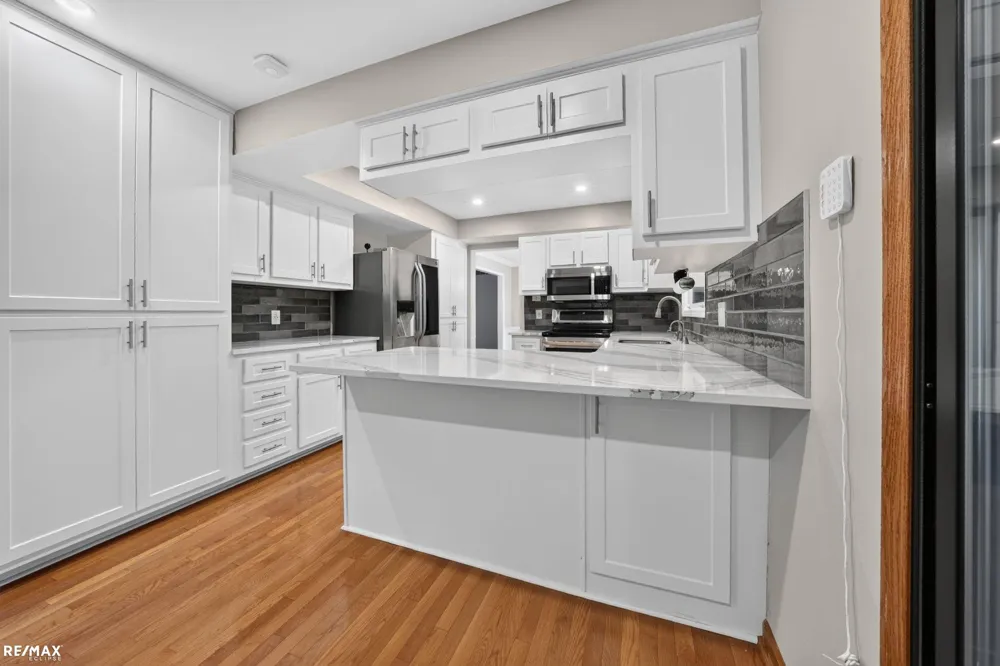 1155 Hickory Hill Dr Drive Rochester Hills City, MI 48309