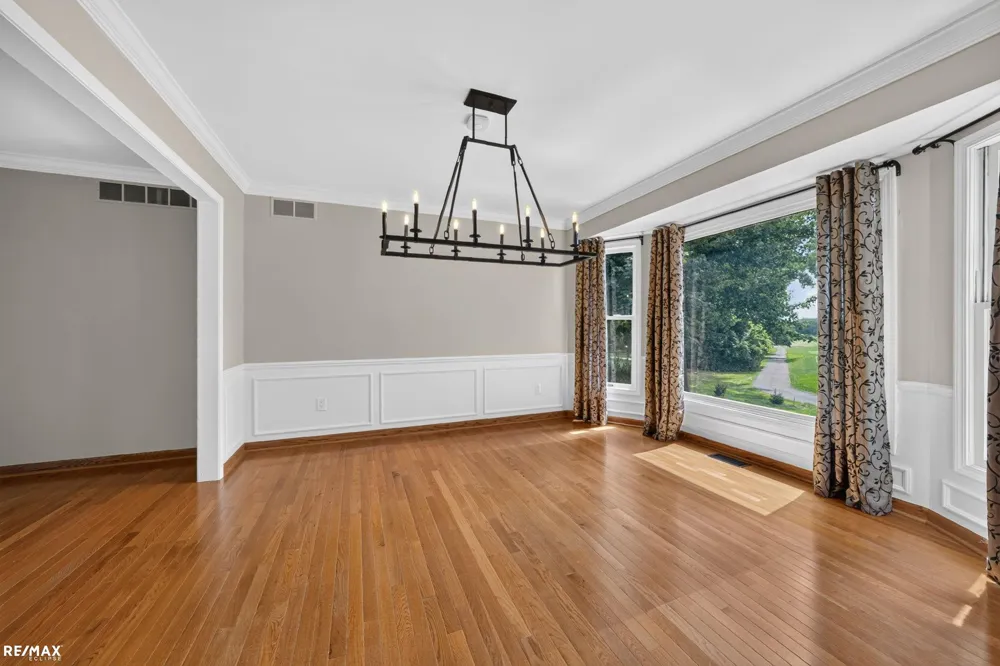 1155 Hickory Hill Dr Drive Rochester Hills City, MI 48309
