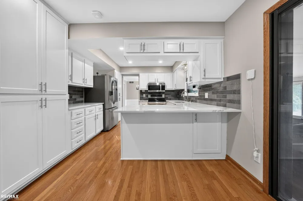 1155 Hickory Hill Dr Drive Rochester Hills City, MI 48309