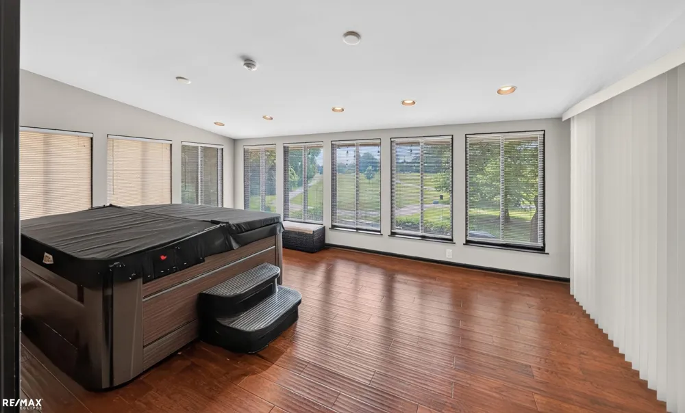 1155 Hickory Hill Dr Drive Rochester Hills City, MI 48309