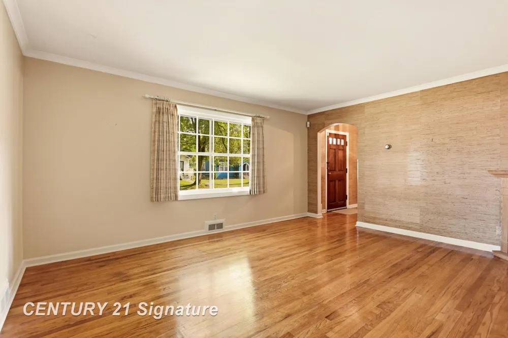 1525 Beech Street Saginaw City, MI 48602