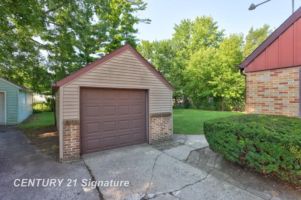 1525 Beech Street Saginaw City, MI 48602