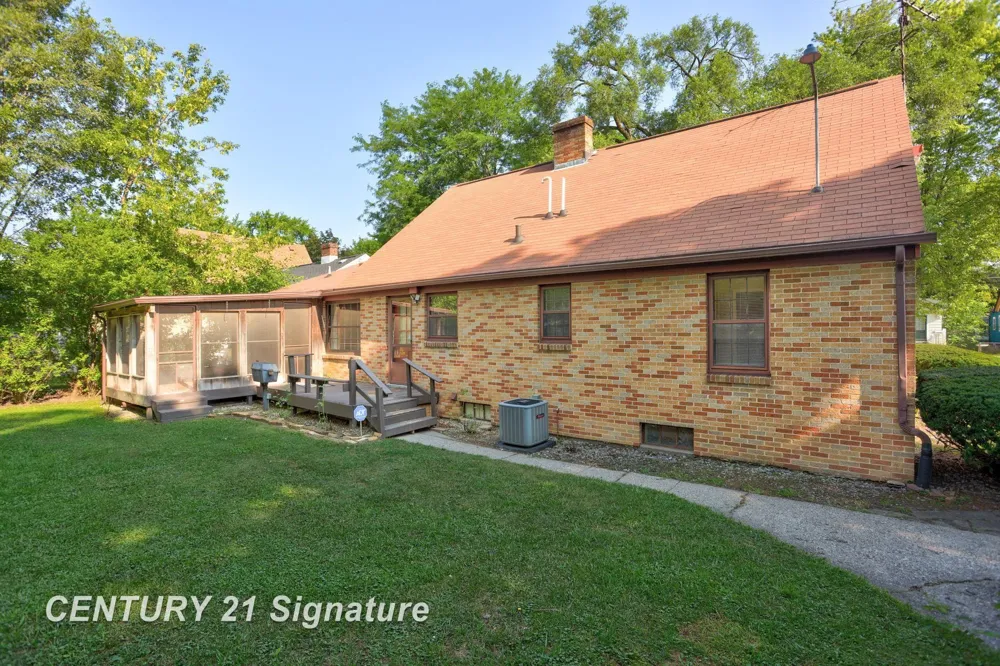1525 Beech Street Saginaw City, MI 48602