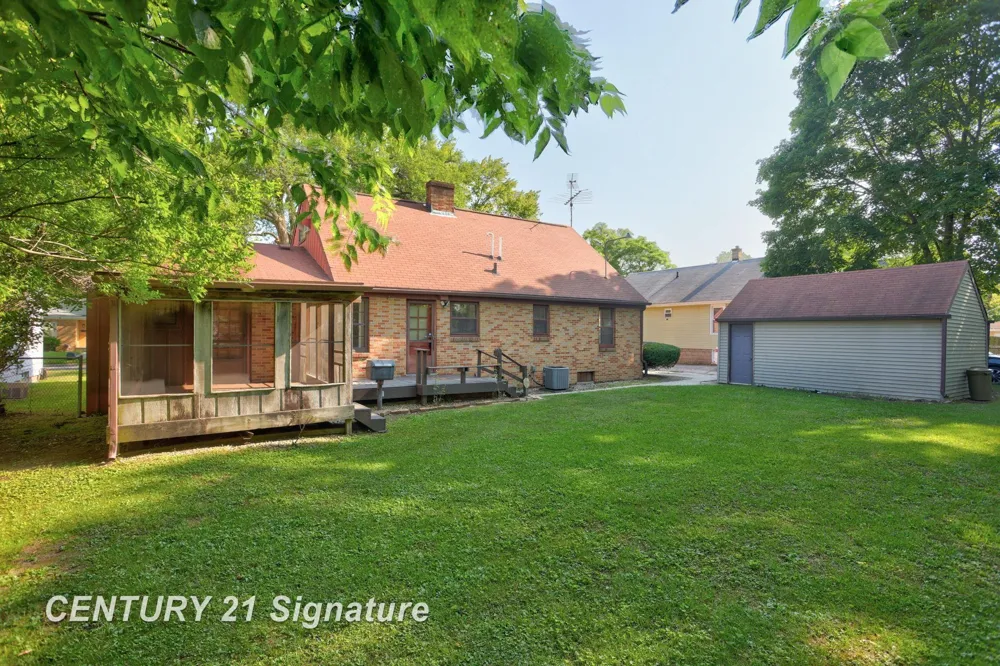 1525 Beech Street Saginaw City, MI 48602