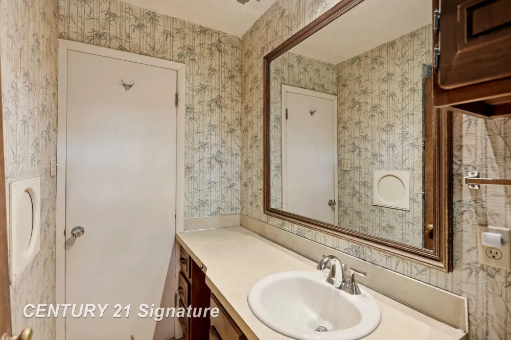 1525 Beech Street Saginaw City, MI 48602