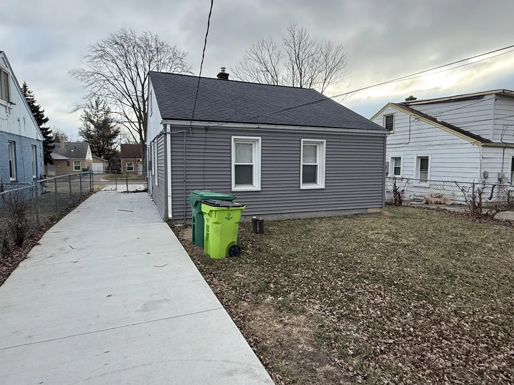 22765 Rosalind Avenue Eastpointe City, MI 48021