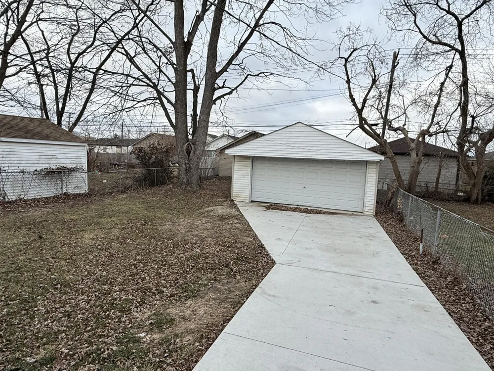 22765 Rosalind Avenue Eastpointe City, MI 48021