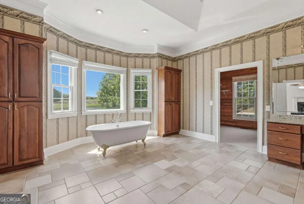 1202 Hodges CIR Mansfield, GA 30055