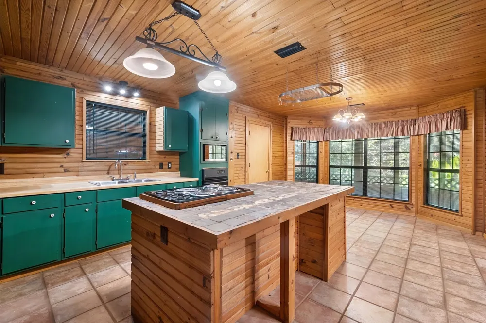 5035 Loper Circle Streetman, TX 75859
