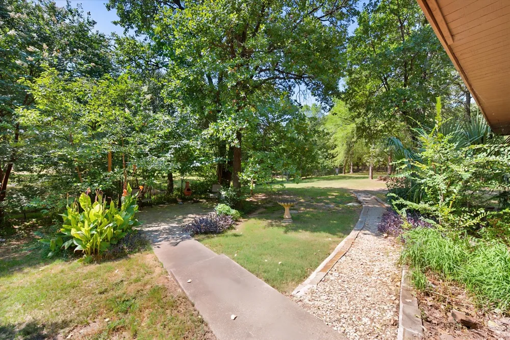5035 Loper Circle Streetman, TX 75859