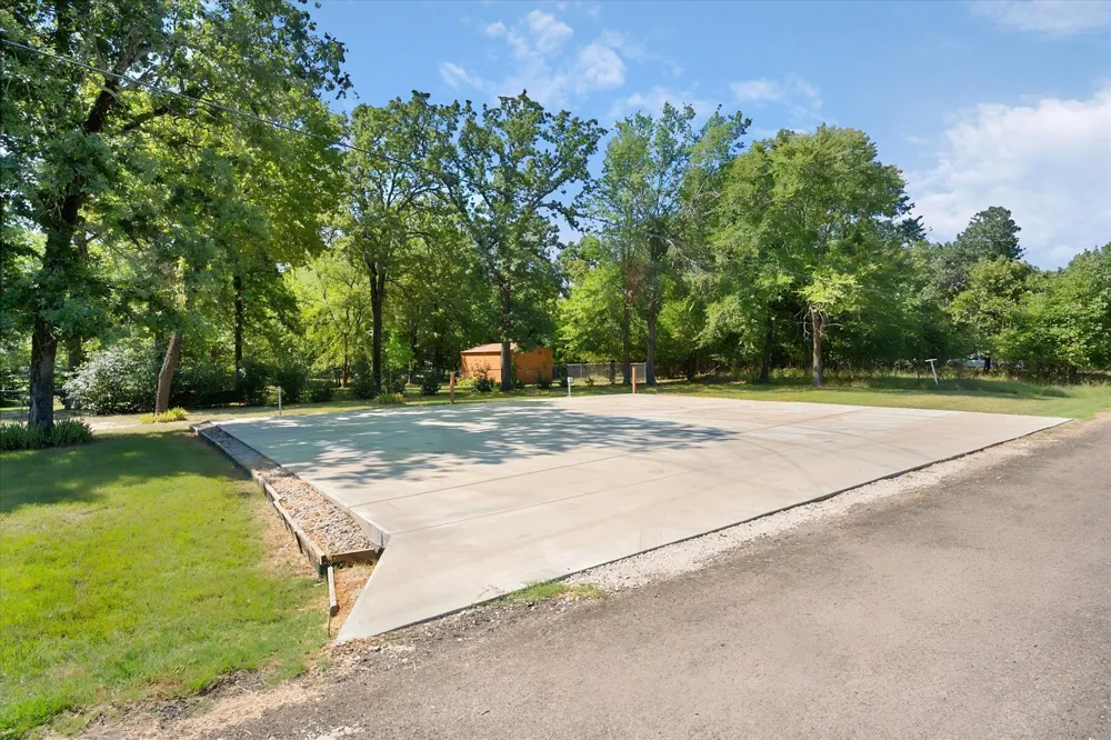 5035 Loper Circle Streetman, TX 75859