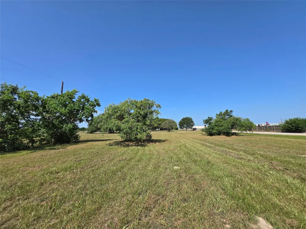 1528 W Bayshore Drive Palacios, TX 77465