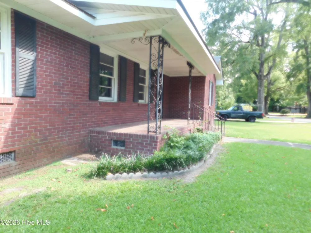604 Everett Street Laurinburg, NC 28352