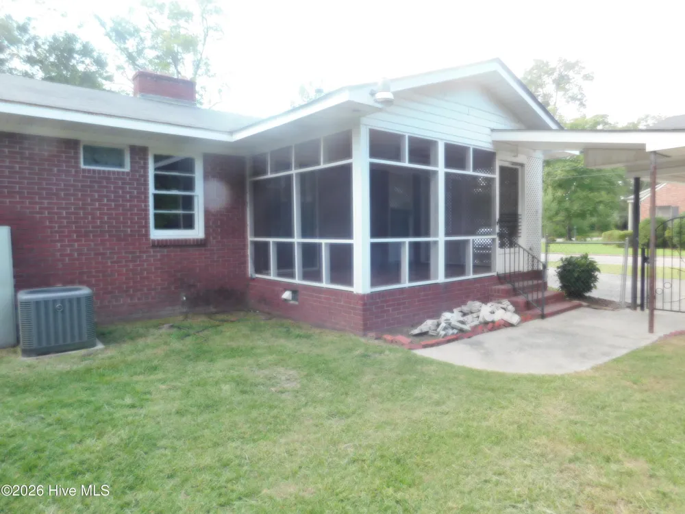 604 Everett Street Laurinburg, NC 28352