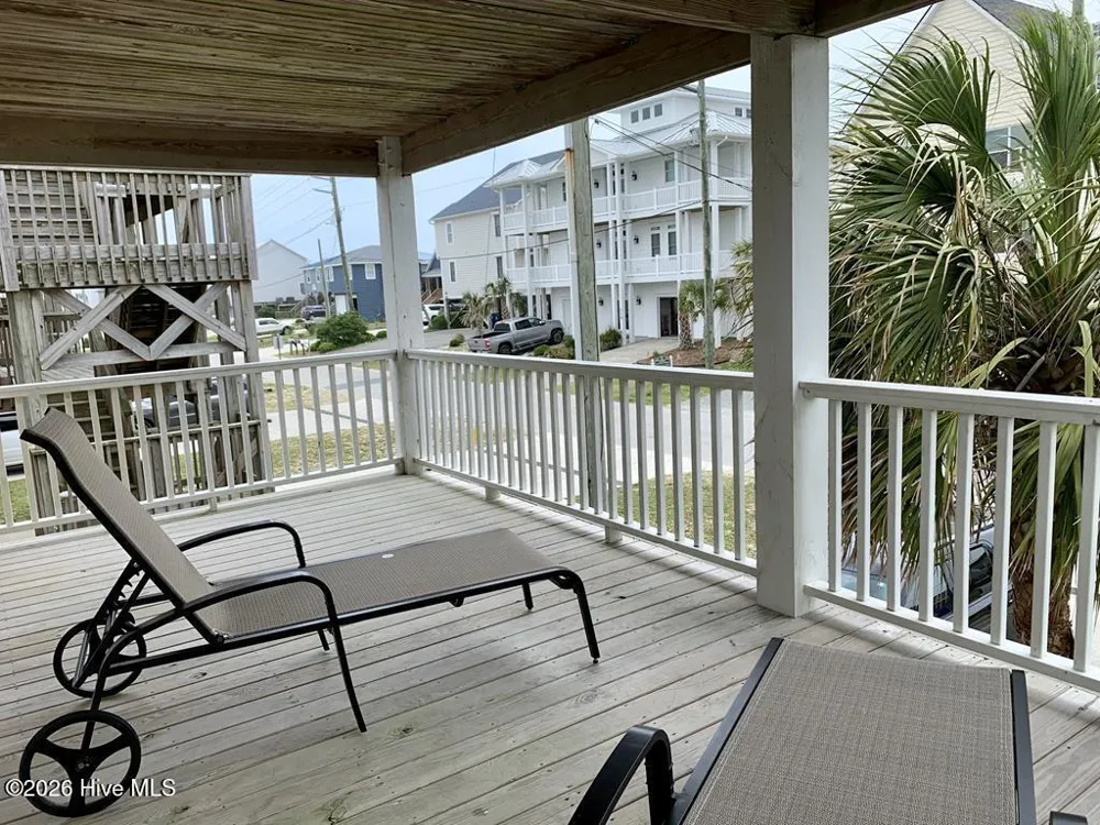 305 Shore Drive Surf City, NC 28445