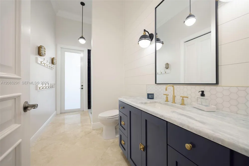 8111 SW 178th St Palmetto Bay, FL 33157
