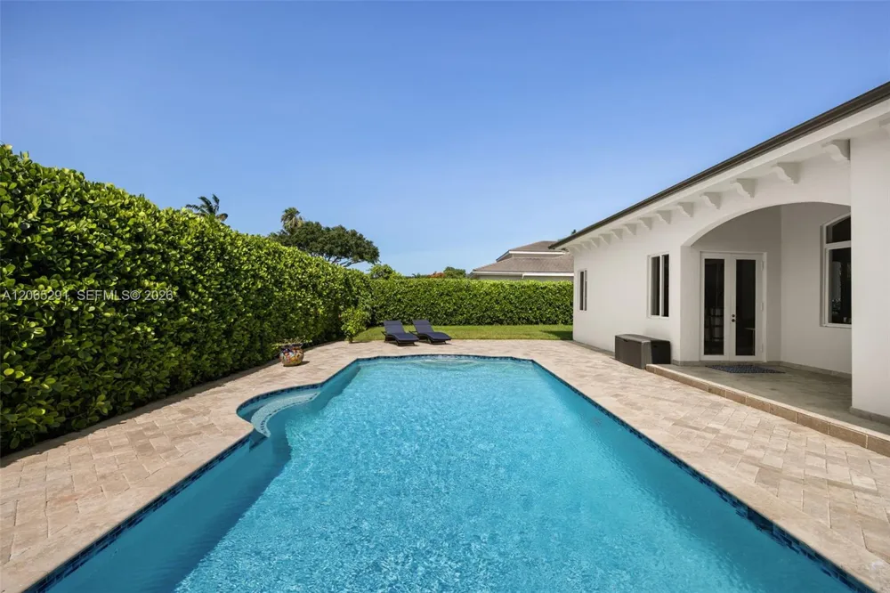 8111 SW 178th St Palmetto Bay, FL 33157