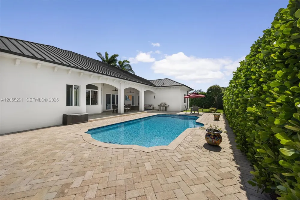 8111 SW 178th St Palmetto Bay, FL 33157