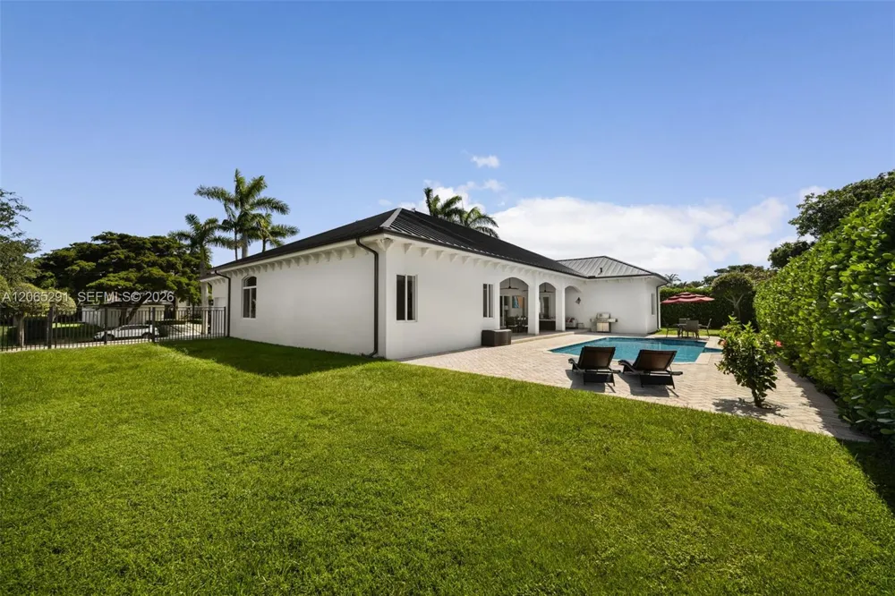 8111 SW 178th St Palmetto Bay, FL 33157
