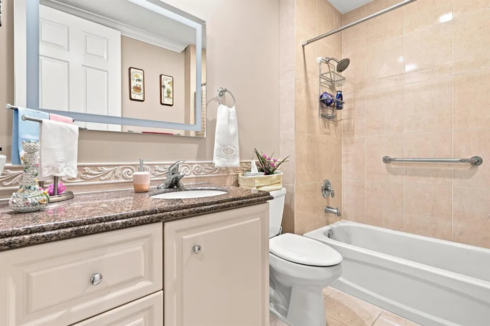 21 HARBOUR ISLE DRIVE W #302 Fort Pierce, FL 34949
