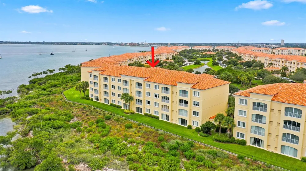 21 HARBOUR ISLE DRIVE W #302 Fort Pierce, FL 34949
