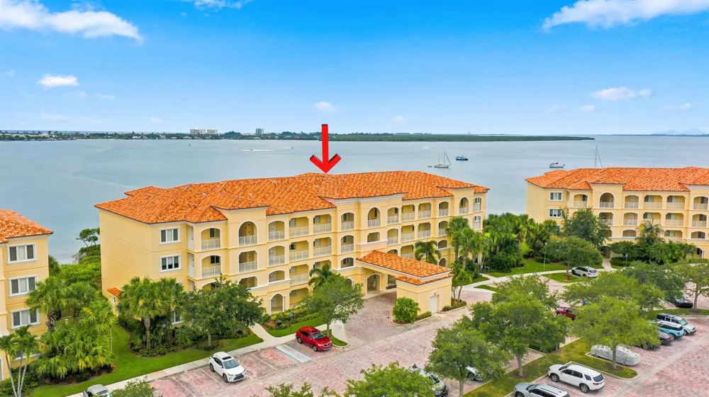 21 HARBOUR ISLE DRIVE W #302 Fort Pierce, FL 34949