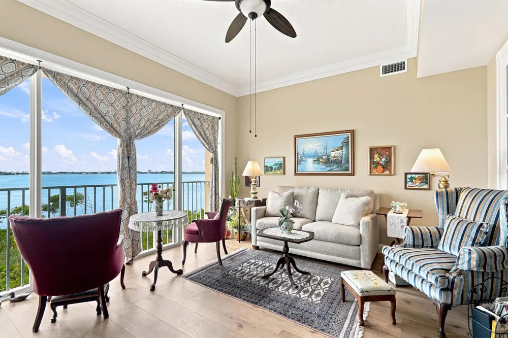 21 HARBOUR ISLE DRIVE W #302 Fort Pierce, FL 34949
