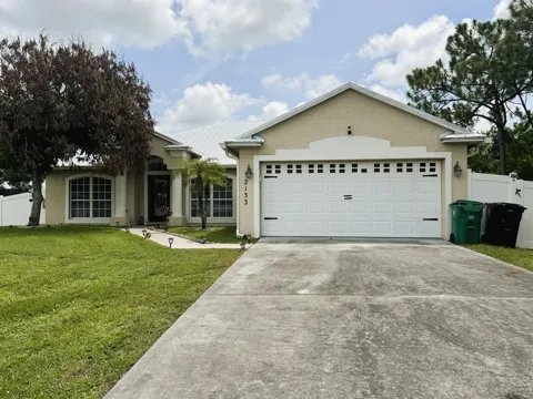 2133 SW LARCHMONT LANE