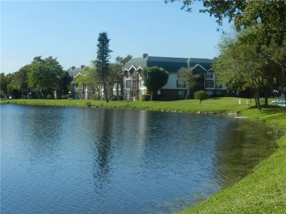 3740 INVERRARY DRIVE #1E Lauderhill, FL 33319