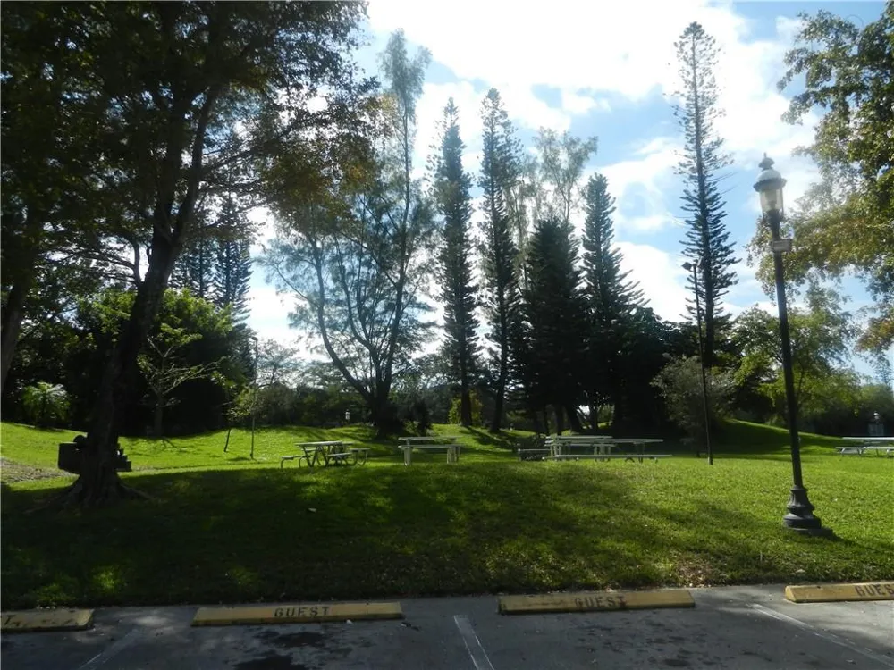3740 INVERRARY DRIVE #1E Lauderhill, FL 33319