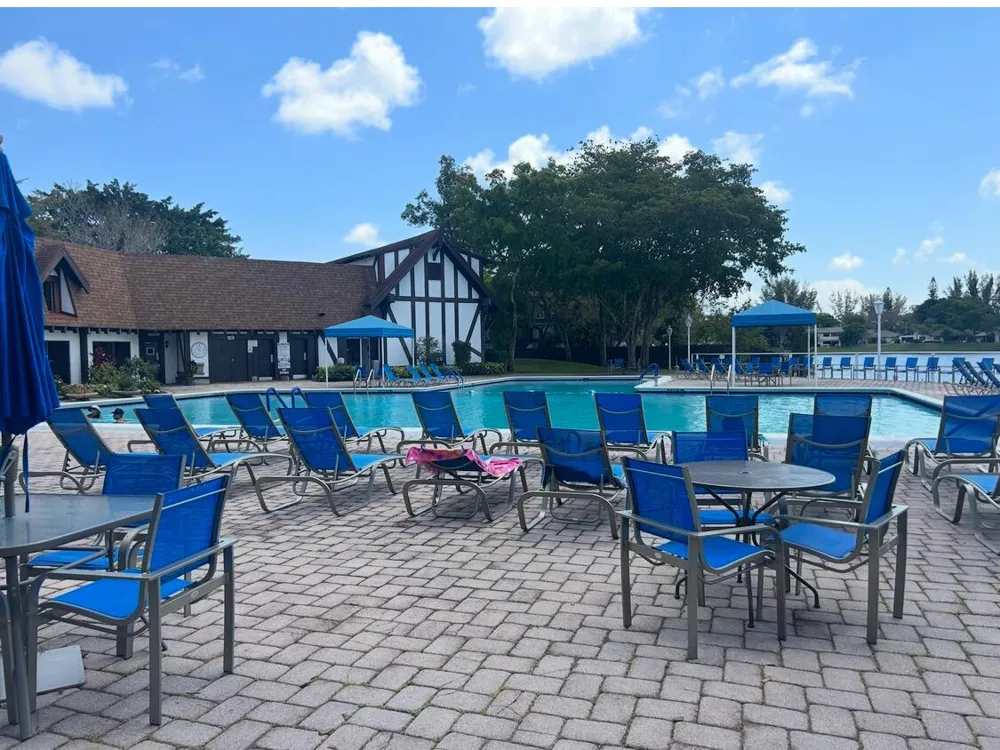 3740 INVERRARY DRIVE #1E Lauderhill, FL 33319