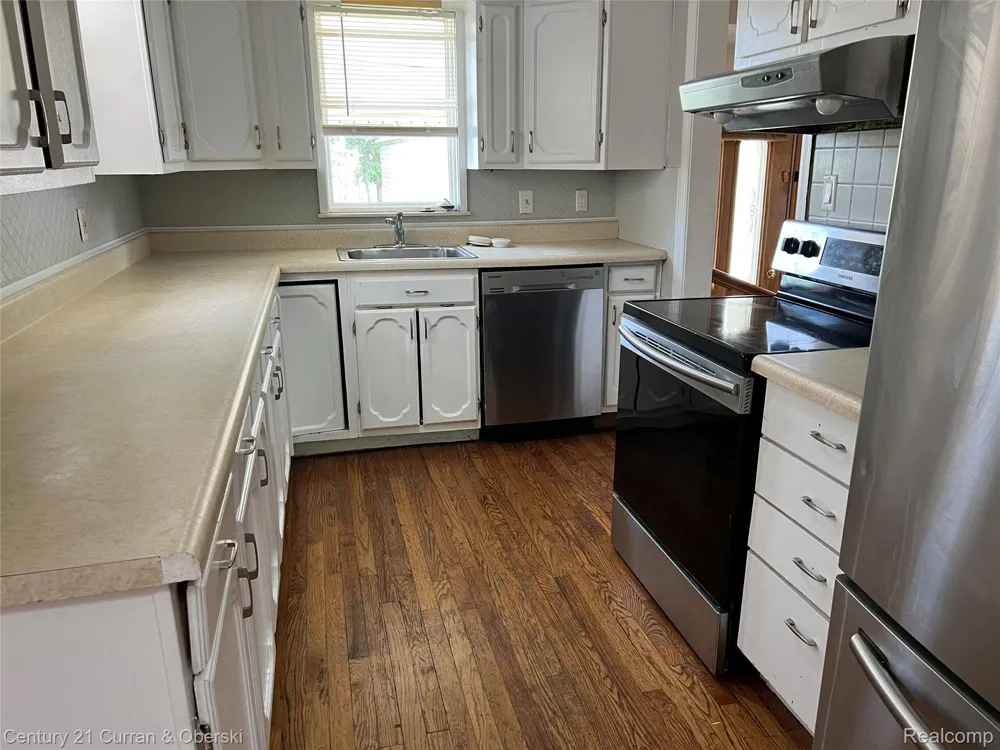 24411 PENN STREET Dearborn City, MI 48124