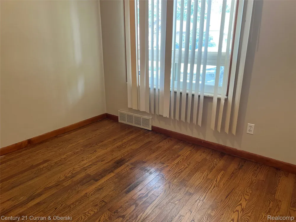 24411 PENN STREET Dearborn City, MI 48124