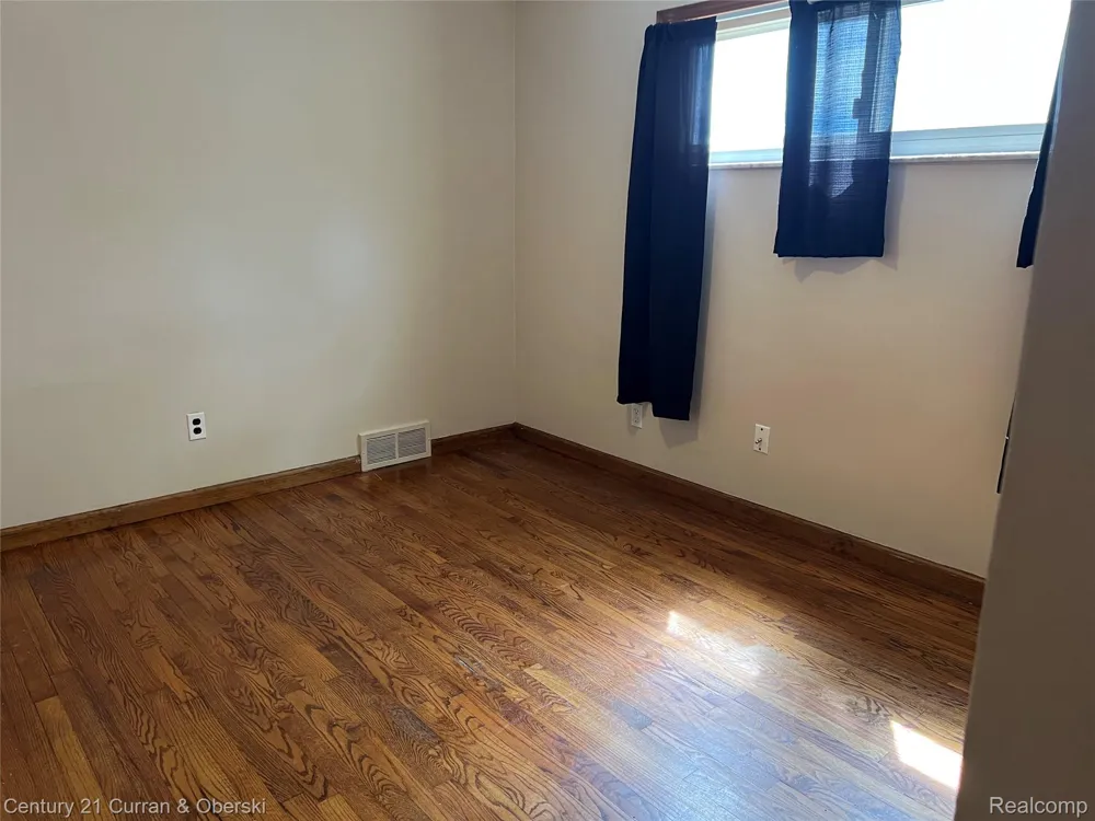 24411 PENN STREET Dearborn City, MI 48124