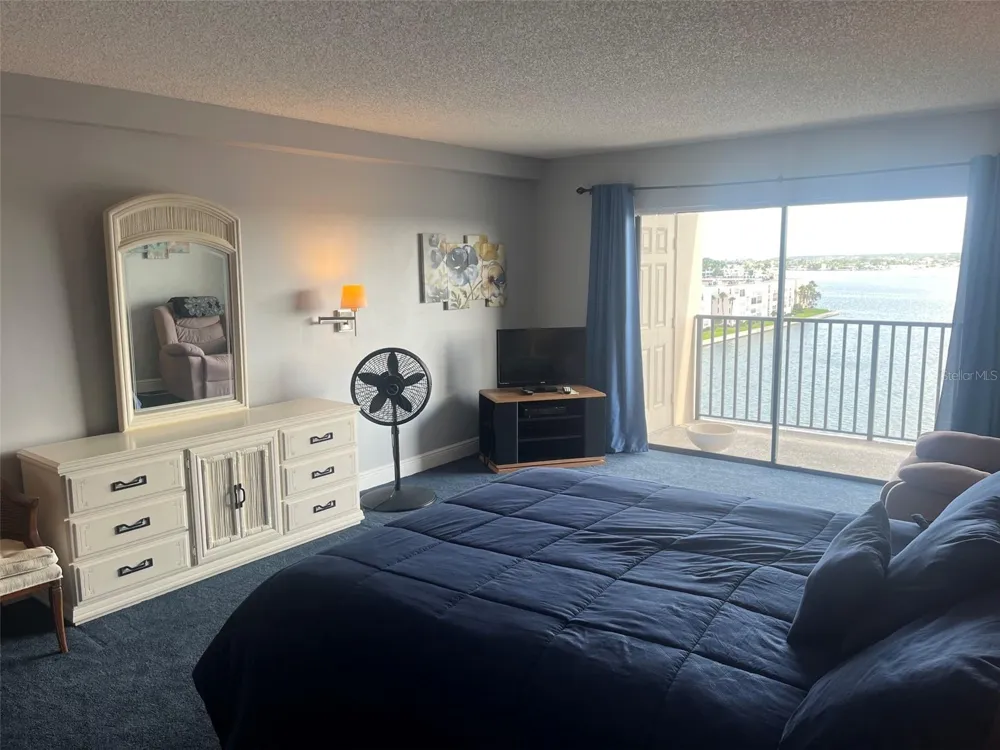 7300 SUN ISLAND DRIVE S #702 South Pasadena, FL 33707
