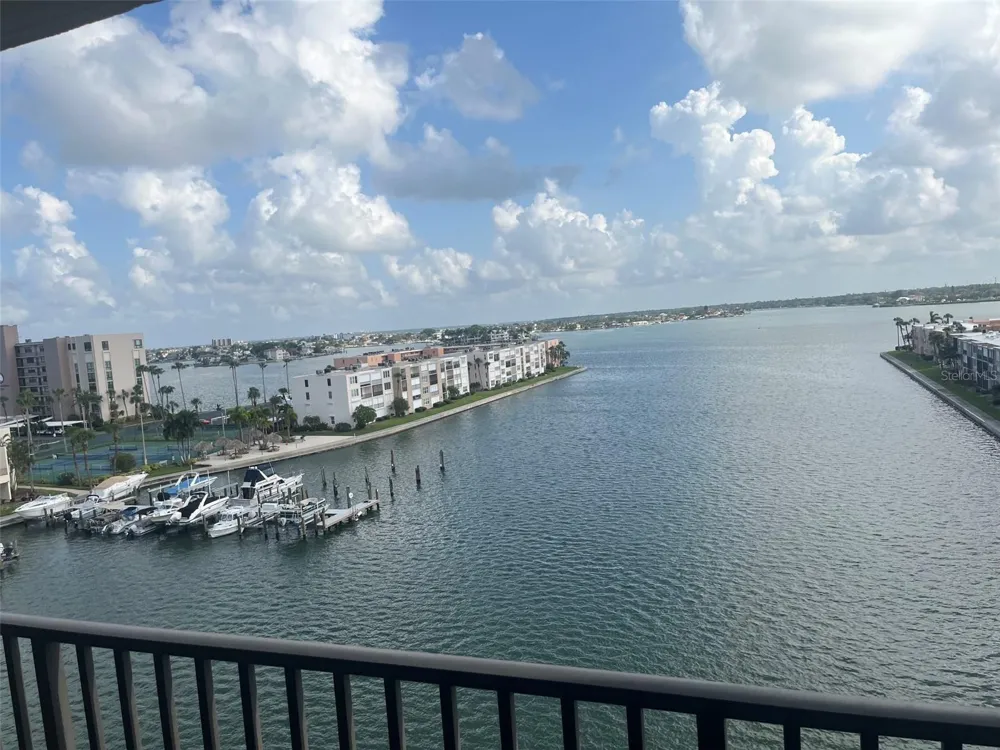 7300 SUN ISLAND DRIVE S #702 South Pasadena, FL 33707