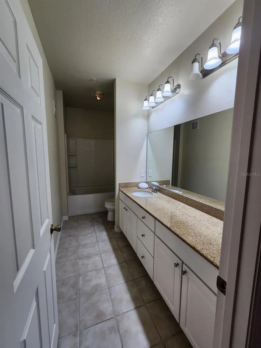 142 SOUTHERN PECAN CIRCLE #204 Winter Garden, FL 34787