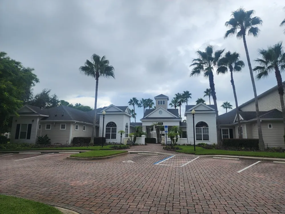 142 SOUTHERN PECAN CIRCLE #204 Winter Garden, FL 34787
