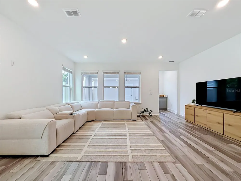 13568 AUTUMN HARVEST AVENUE Winter Garden, FL 34787