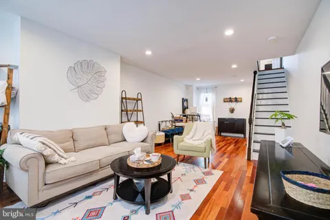 2448 CEDAR STREET